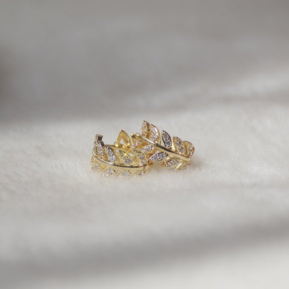 NEW 14K Gold Plated Diamond Leaf Hoop Earrings - Picture 7 of 8